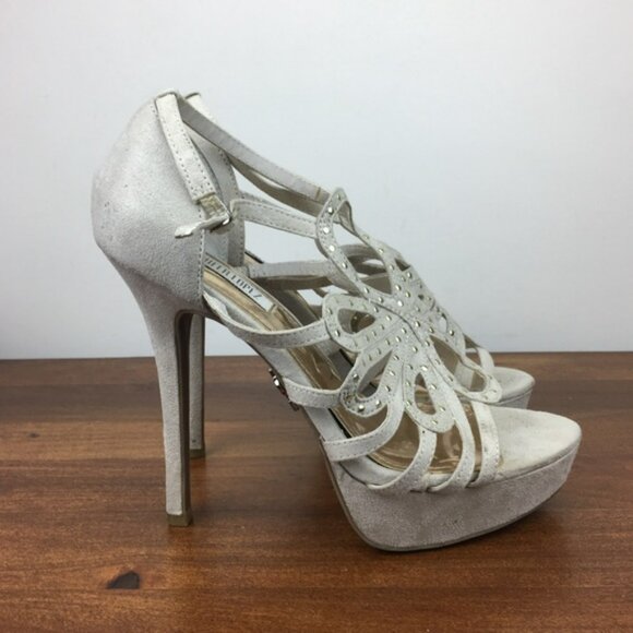 Jennifer Lopez Cream Gold Studded Platform High Heels Suede Women's Size 7M. - Picture 3 of 11